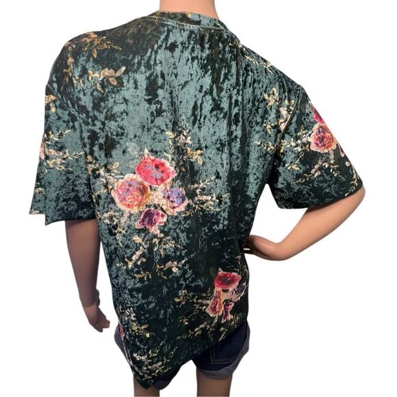 SHEIN Green Velvet Style Soft Floral Patterned T-Shirt - Picture 4 of 5